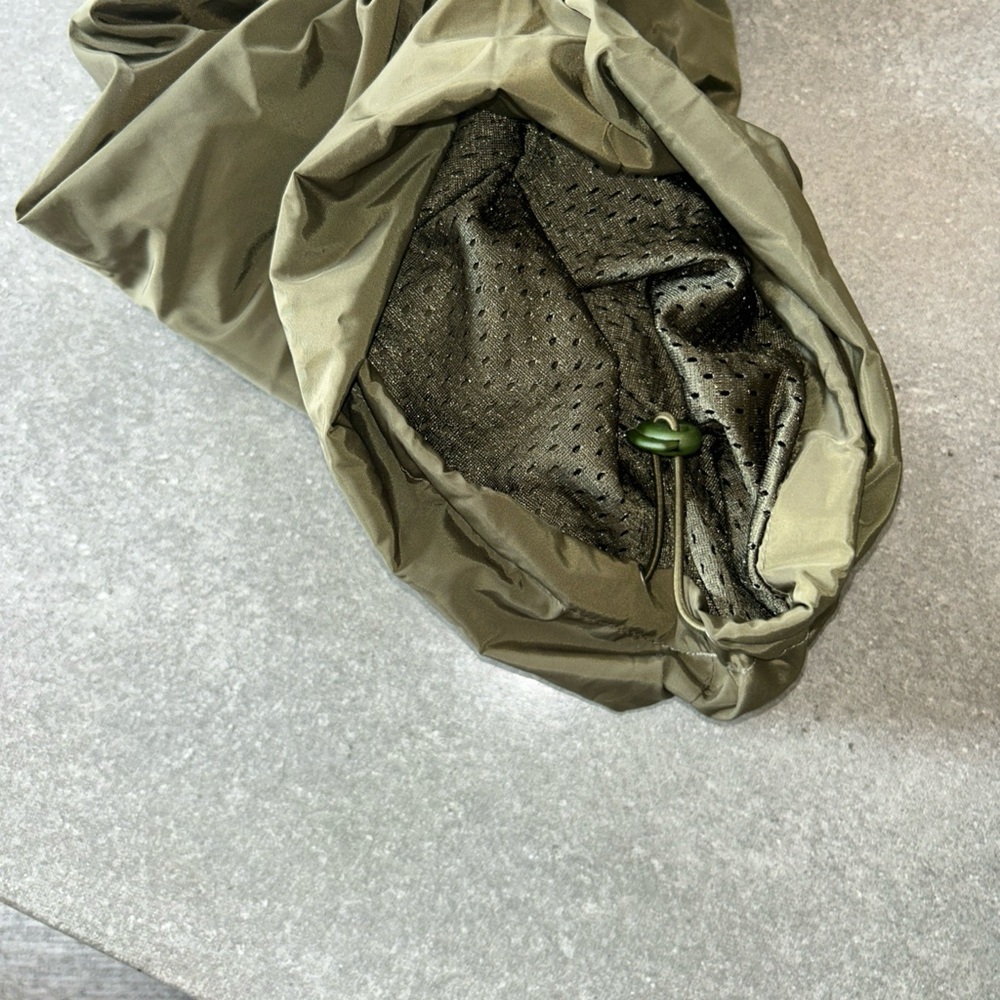 Army Green women’s parachute ruched pants with low cut dip in front NWT Sz small - Picture 7 of 8